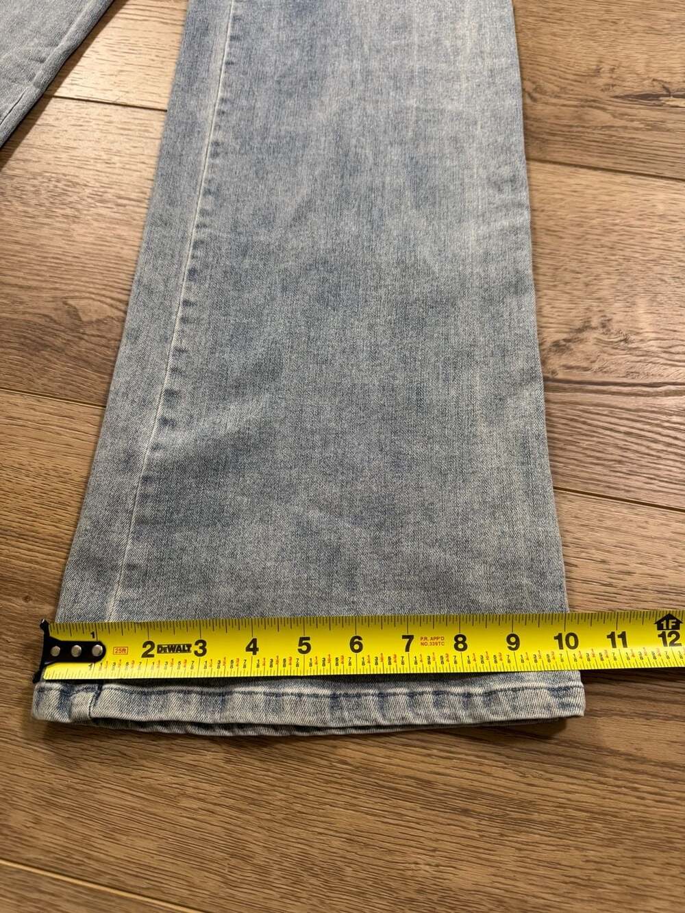 Valentine High Waist Wide Leg Jeans Light Wash Gold Buckle Detail Women’s Small - Picture 7 of 14